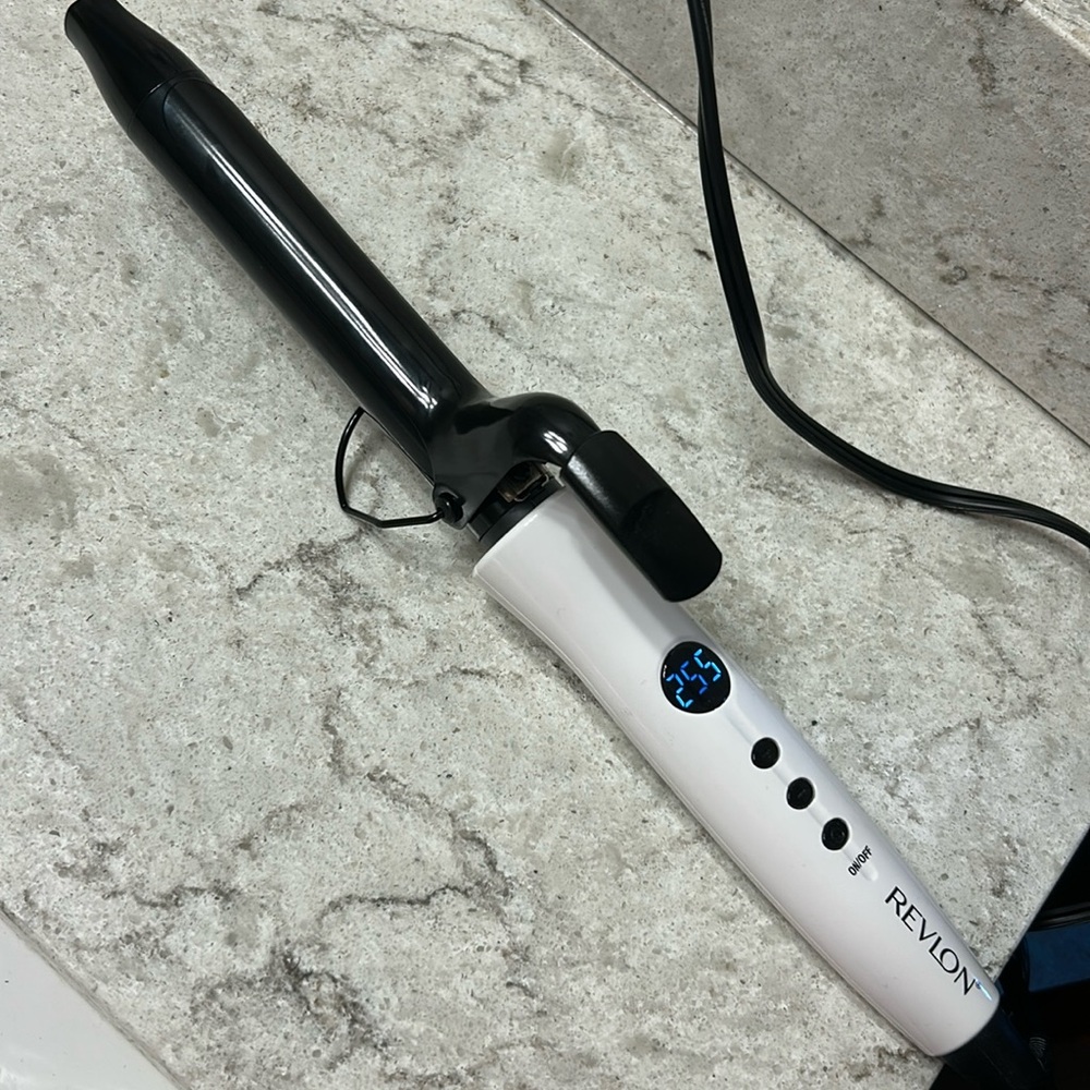 Revlon Curling Iron 1”